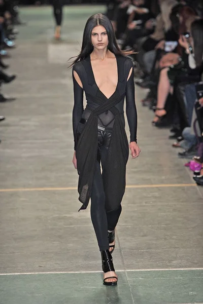 Look 35